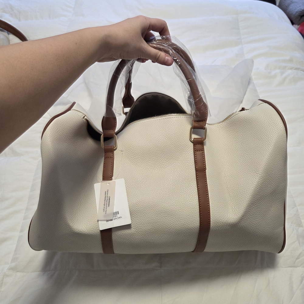 NWT Elegant Cream and Brown Women's Weekender Bag